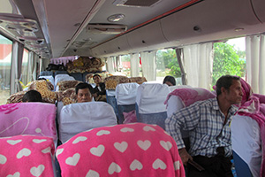 ミャンマーバスの車内