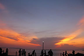▲タンルウィン川の夕日