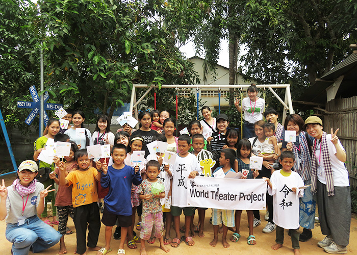 カンボジア 村の子どもたちに映画を届ける活動6日間