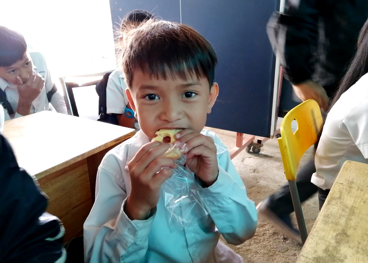 カンボジア 子どもたちに「学び」と「栄養」を届ける旅