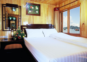 ハロン湾クルーズ船バイトー号