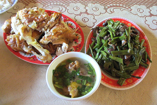 ▲新鮮な地鶏を使ったランチ