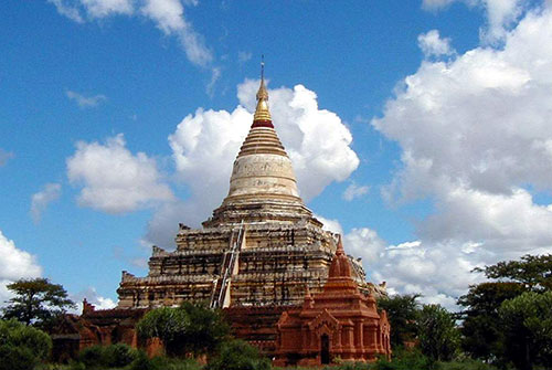 世界三大仏教遺跡が眠る古都バガン